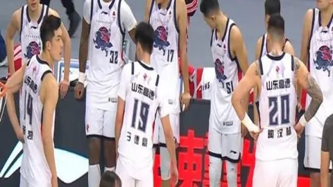 本菲卡欧冠遭巴塞罗那逆转 4-5败北